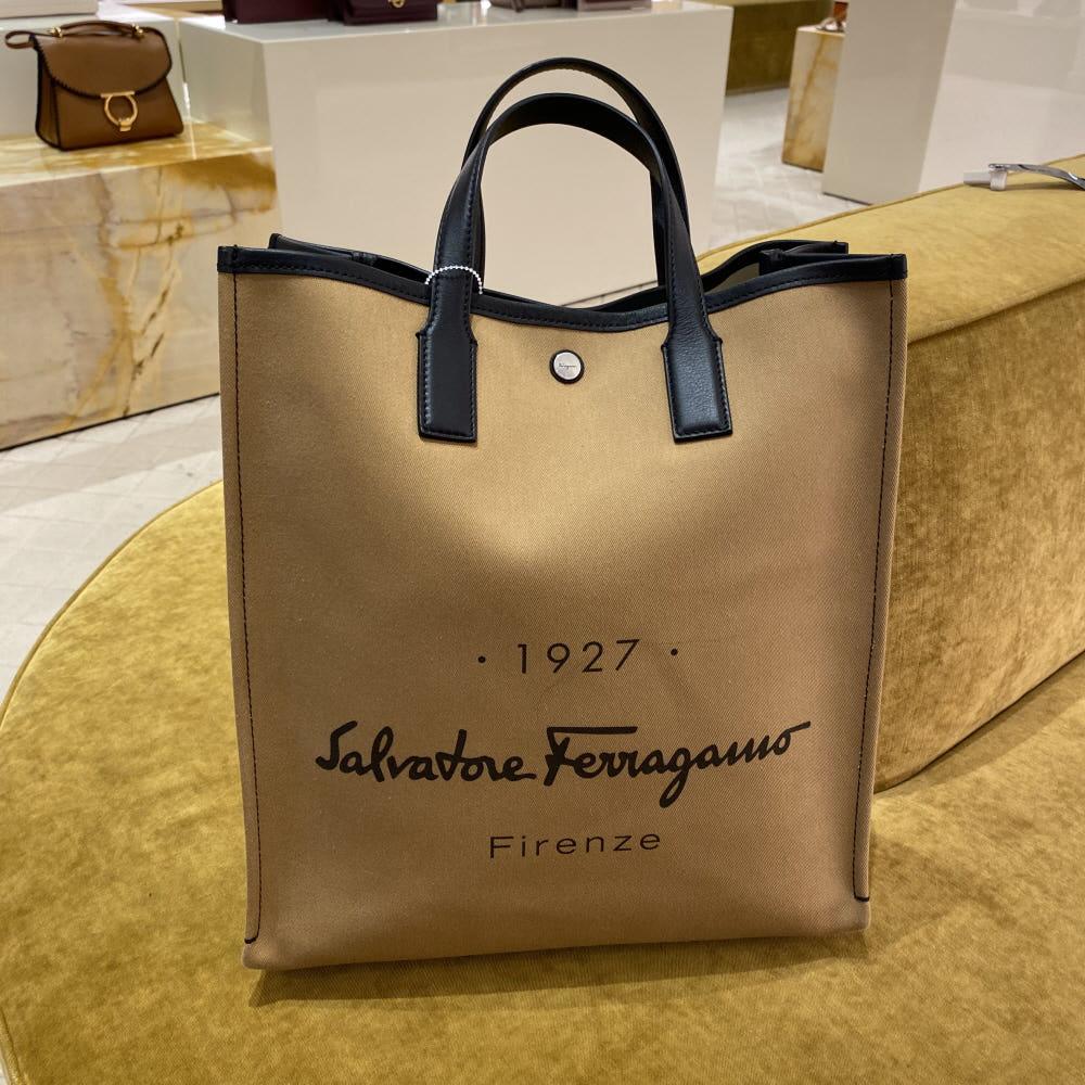 [영국아울렛] 페라가모 TORNABUON 토트백 캔버스백 240230 베이지