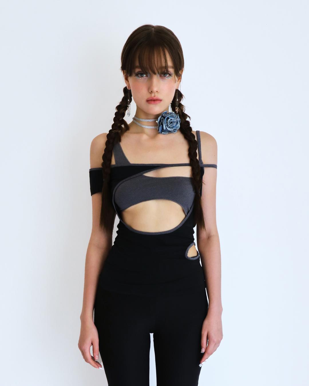 SHOULDER STRING UNBALANCE TOP [BLACK]