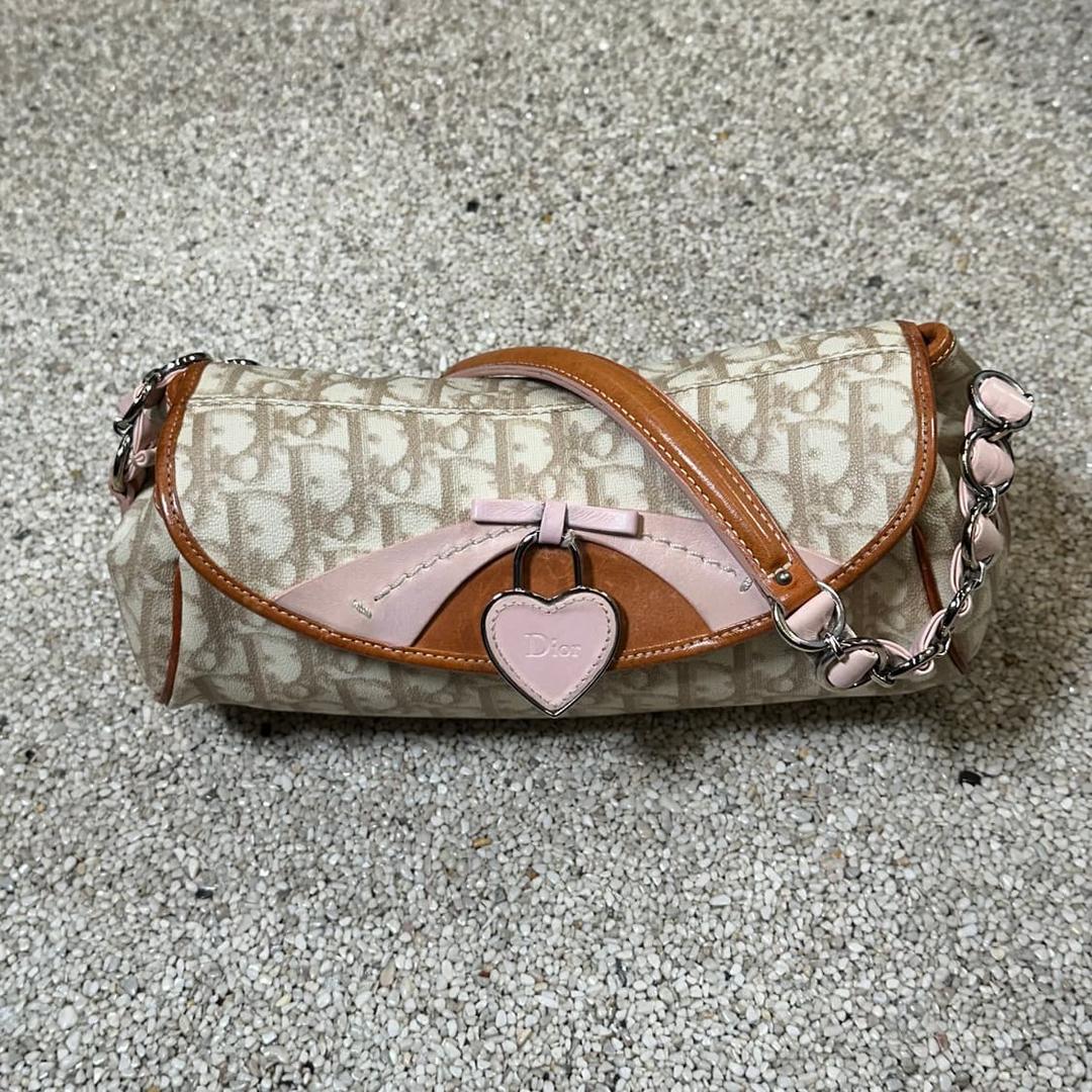 디올 오블리크 로맨띠끄 핑크하트 체인 숄더백 | 후루츠패밀리