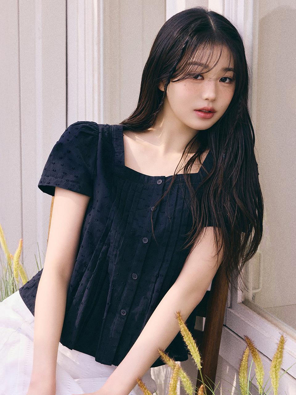 SQUARE NECK LACE BLOUSE BLACK