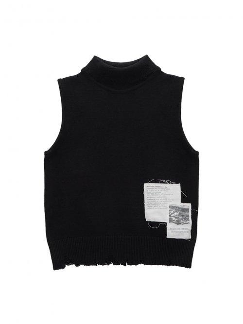 DAMAGE SLEEVELESS TURTLE NECK KNIT TOP IN BLACK