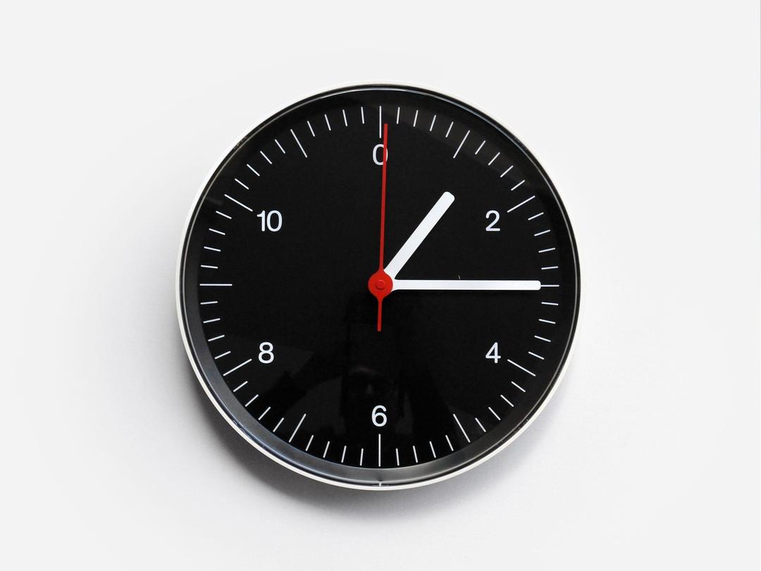 Simple Wall Clock - Black