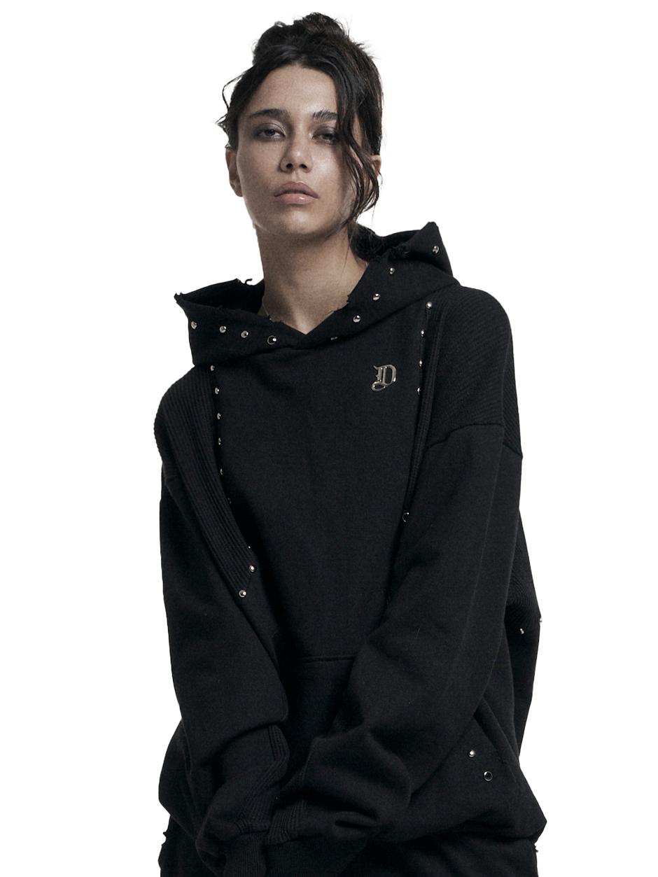 Grunge stud hood in black