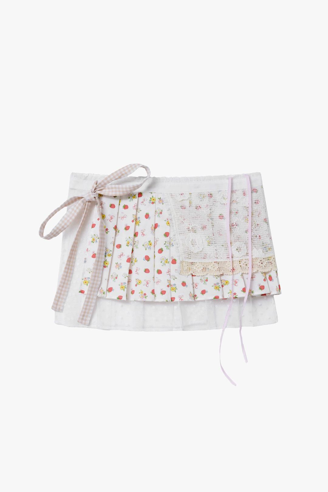 Nanette Apron (Strawberry) / restock