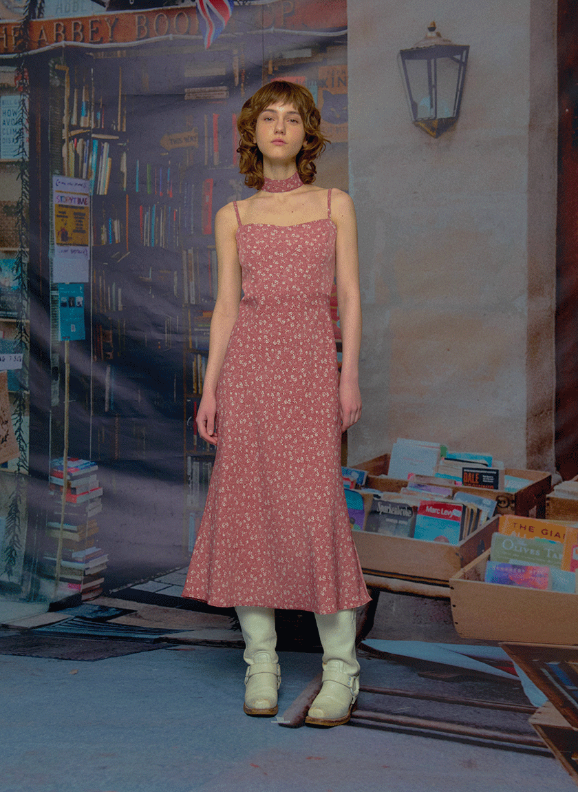 Juliet Slim Fit Dress (Scarf Set / Red)