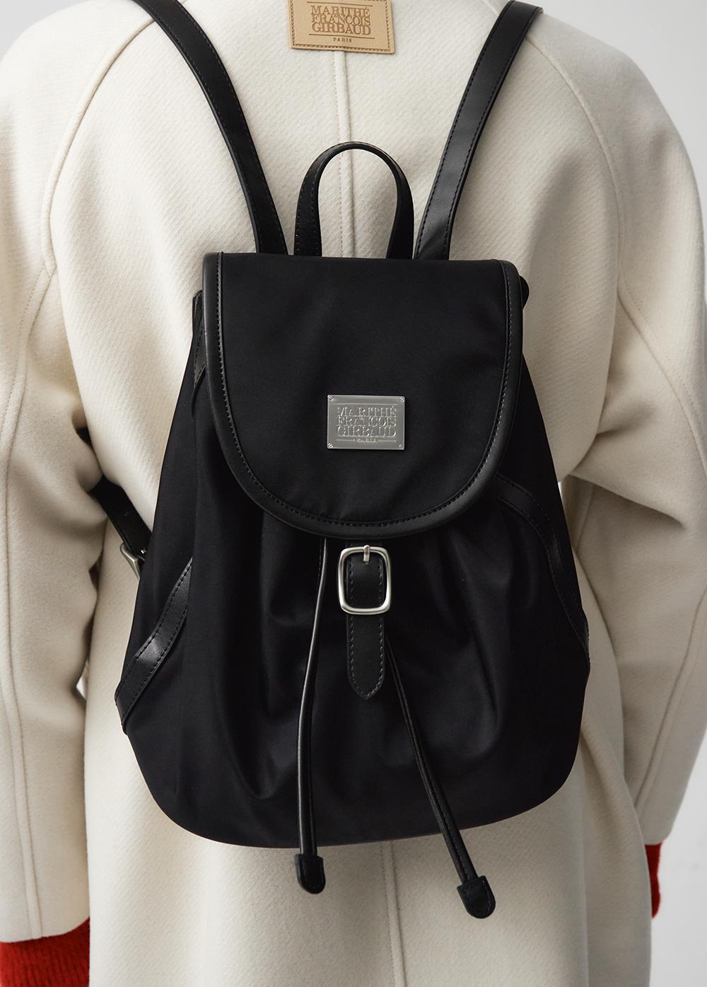 CLASSIC LOGO BUCKLE BACKPACK black