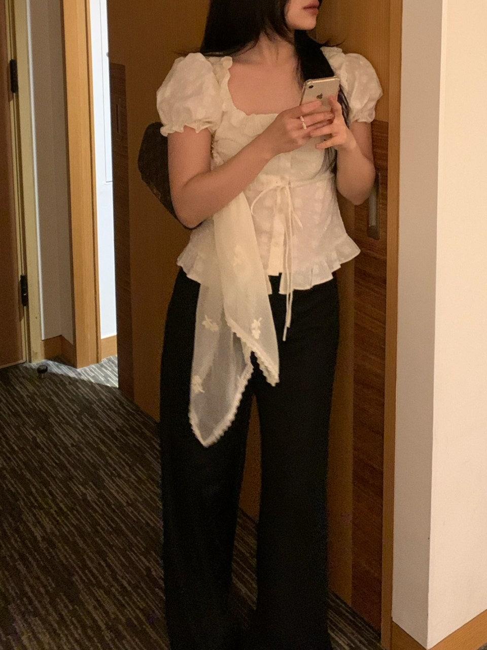 Yvoire Floral Blouse (2 colors)  *주문 폭주 3/21 순차 출고*