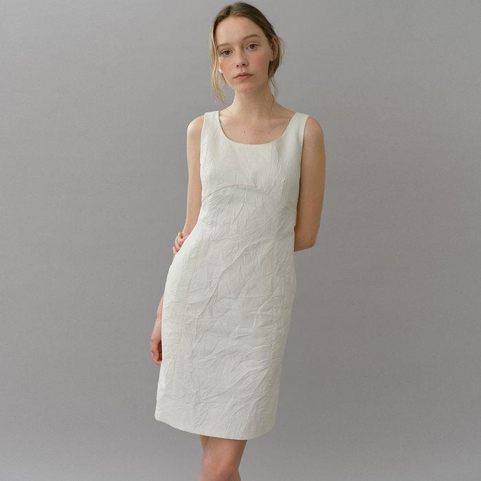 wrinkled sleeveless dress (cream)