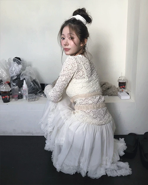 [ 엔틱무드 ] 포그 플로럴 레이스 two line TOP