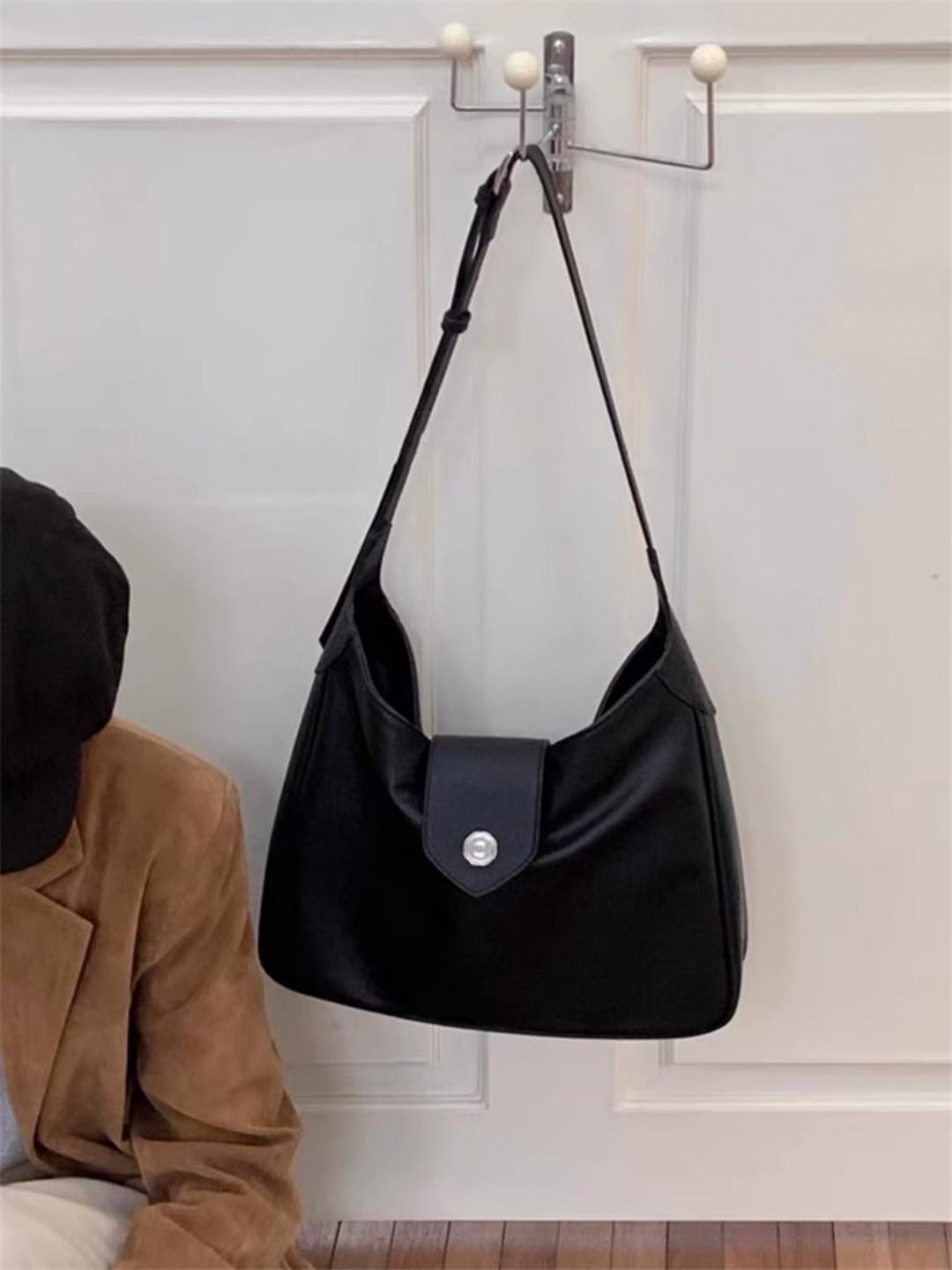 이즘 [당일배송] 웨건 호보백 빅백 보부상가방 크로스 호보백 숄더백 2color