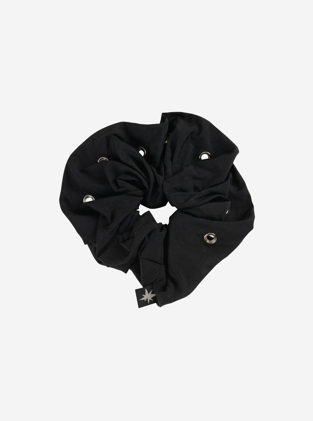 EYELET SCRUNCHIE BLACK