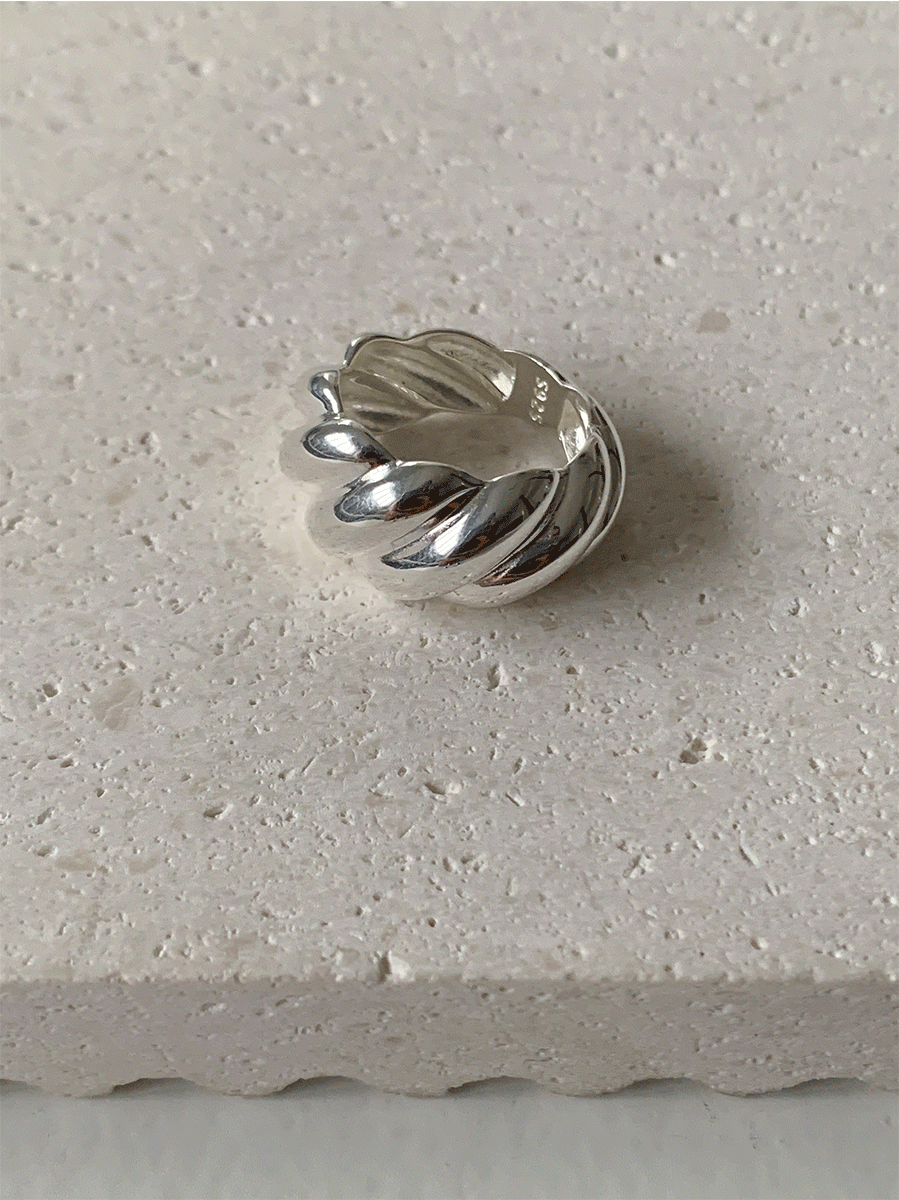 하우스제이 볼리에 ring