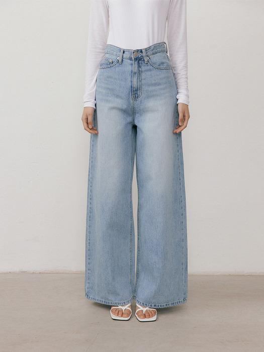 High Waist Wide Jeans (light blue)