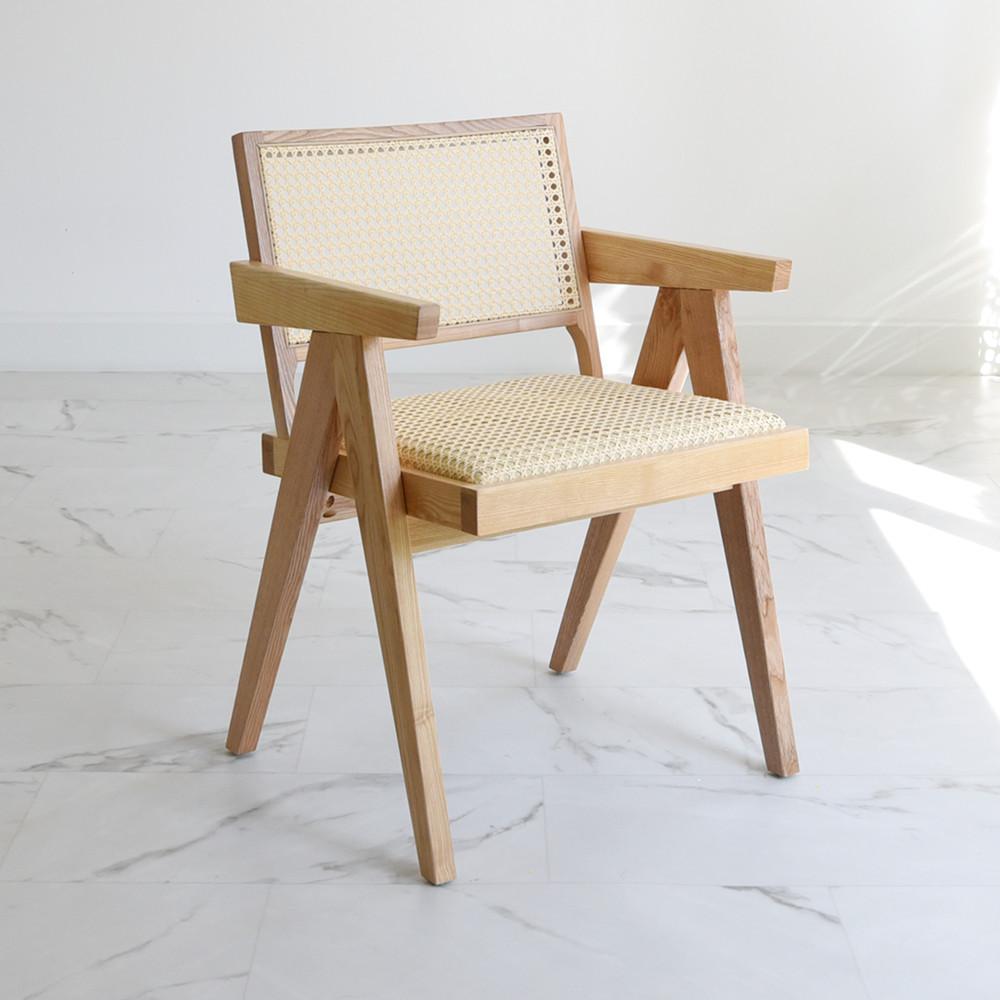 피에르 잔느레 카페 의자 찬디가르 등나무 원목 사이공 라탄 암체어