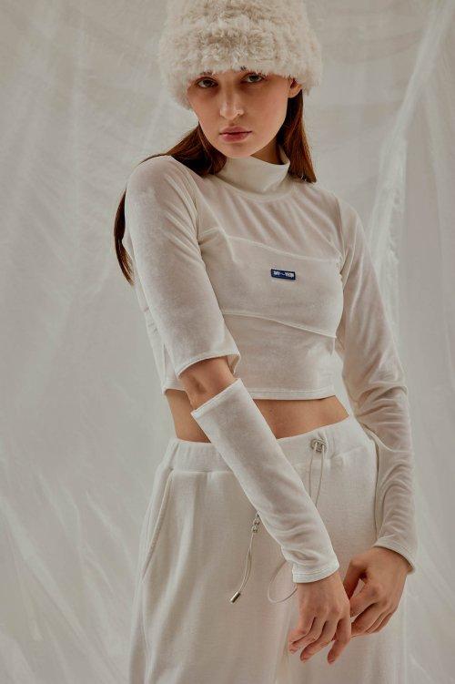 벨벳 로고 크롭탑 아이보리