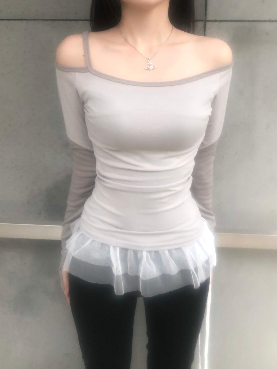 Ena Off-Shoulder Top