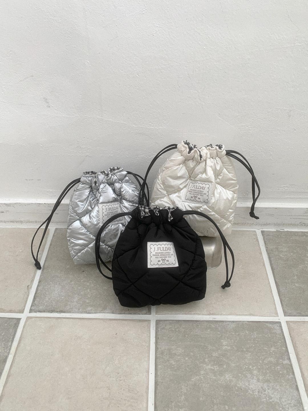 제이풀데이 handmade˚。⋆퍼프 파우치 복조리 복주머니 패딩 퀼팅 실버 누빔 다이아몬드 은색 생리대파우치 미니가방 메이크업 화장품파우치