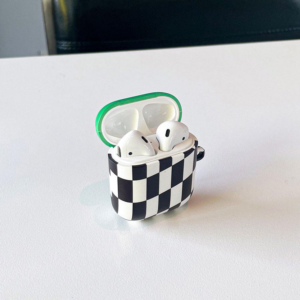 [case] checkered airpods case