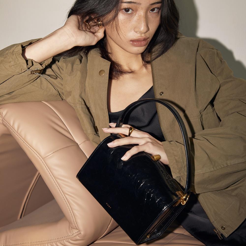 CLASSIC BOX BAG _ BLACK
