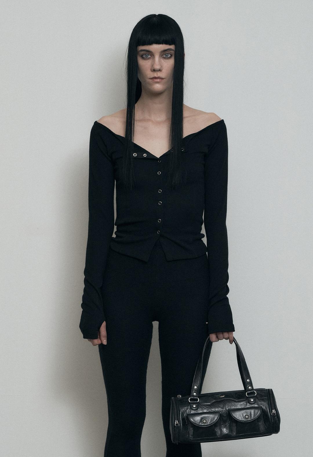 [ 순차 발송 11/21 ~ ] BOAT NECK WARMER CARDIGAN, BLACK