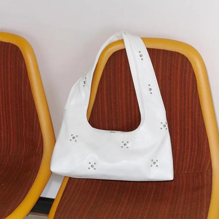 Liora stud bag / IVORY