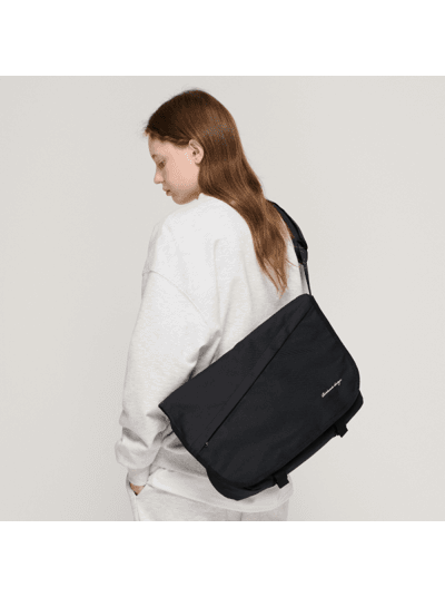 니디드 크로스 메신저백 (블랙)