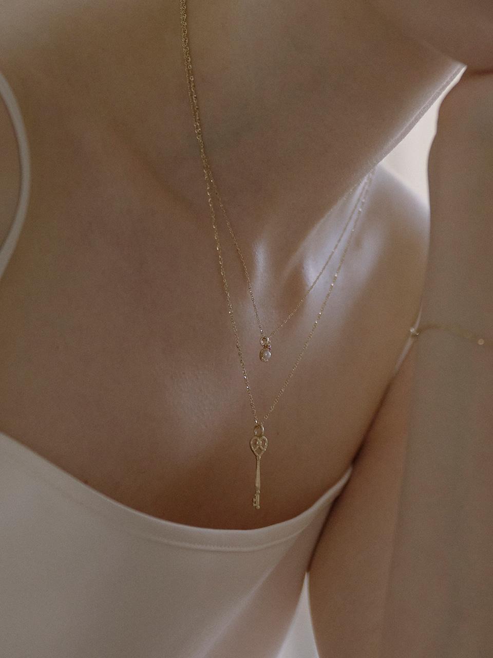 Shape of Heart Key Pendant Necklace