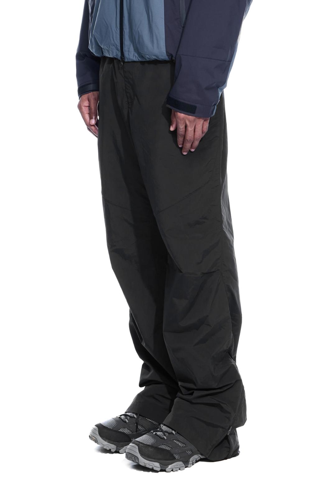 KNEE TUCK REGULAR PANTS (BLACK)