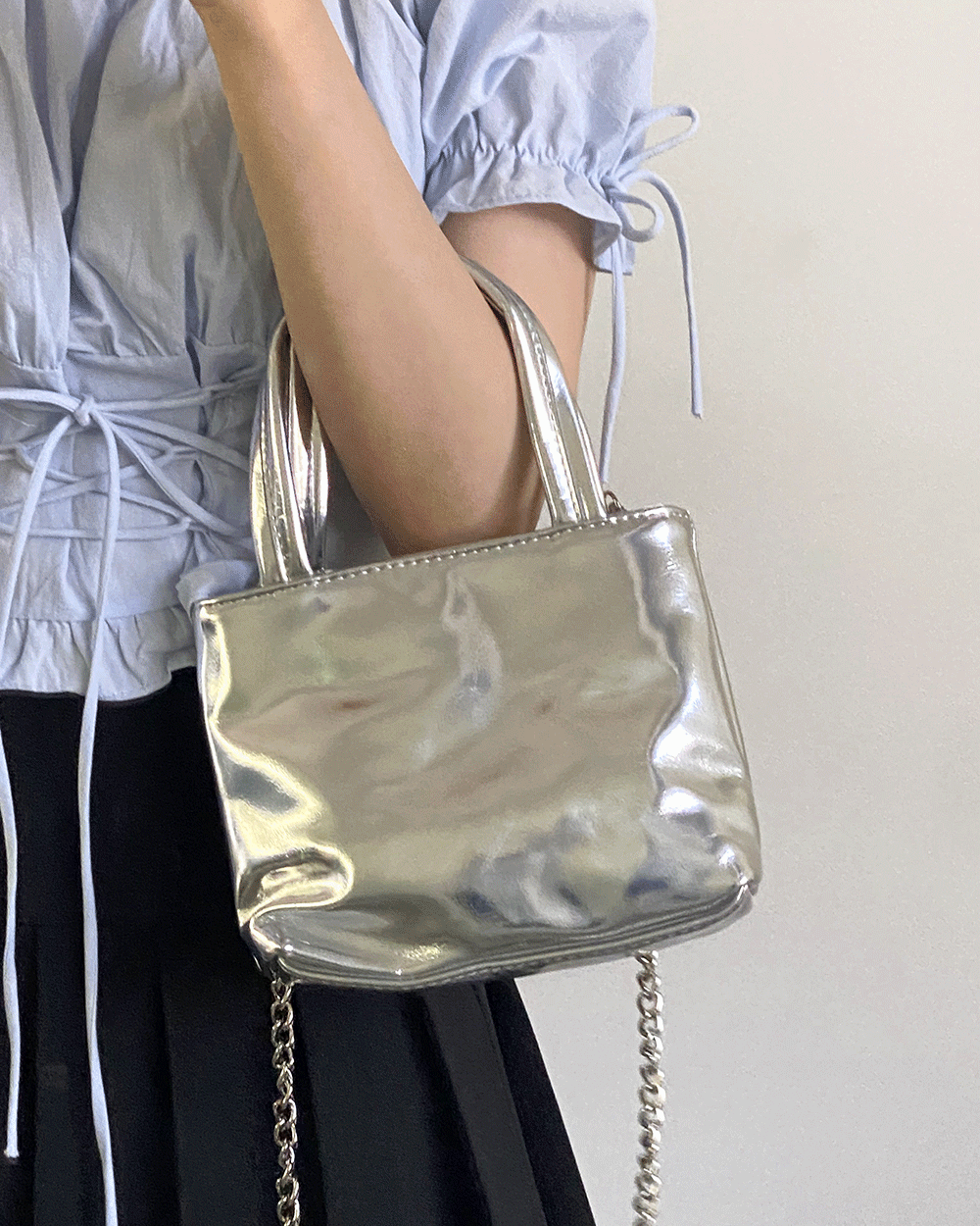 히치 스퀘어 미니 실버 토트 체인 크로스백