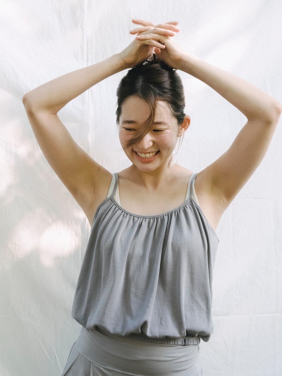 Pumpkin sleeveless in gray_펌킨 슬리브리스 그레이