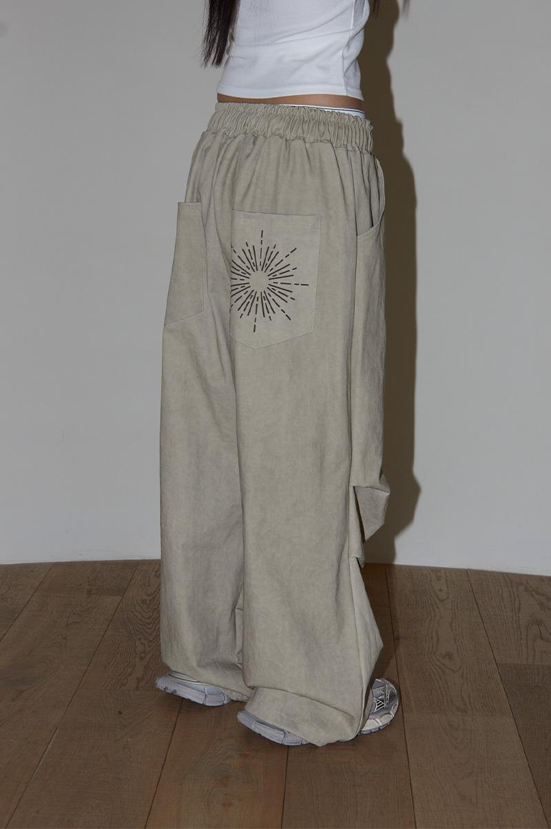 런츠 SPARKLE PIGMENT GRAPHIC PANTS