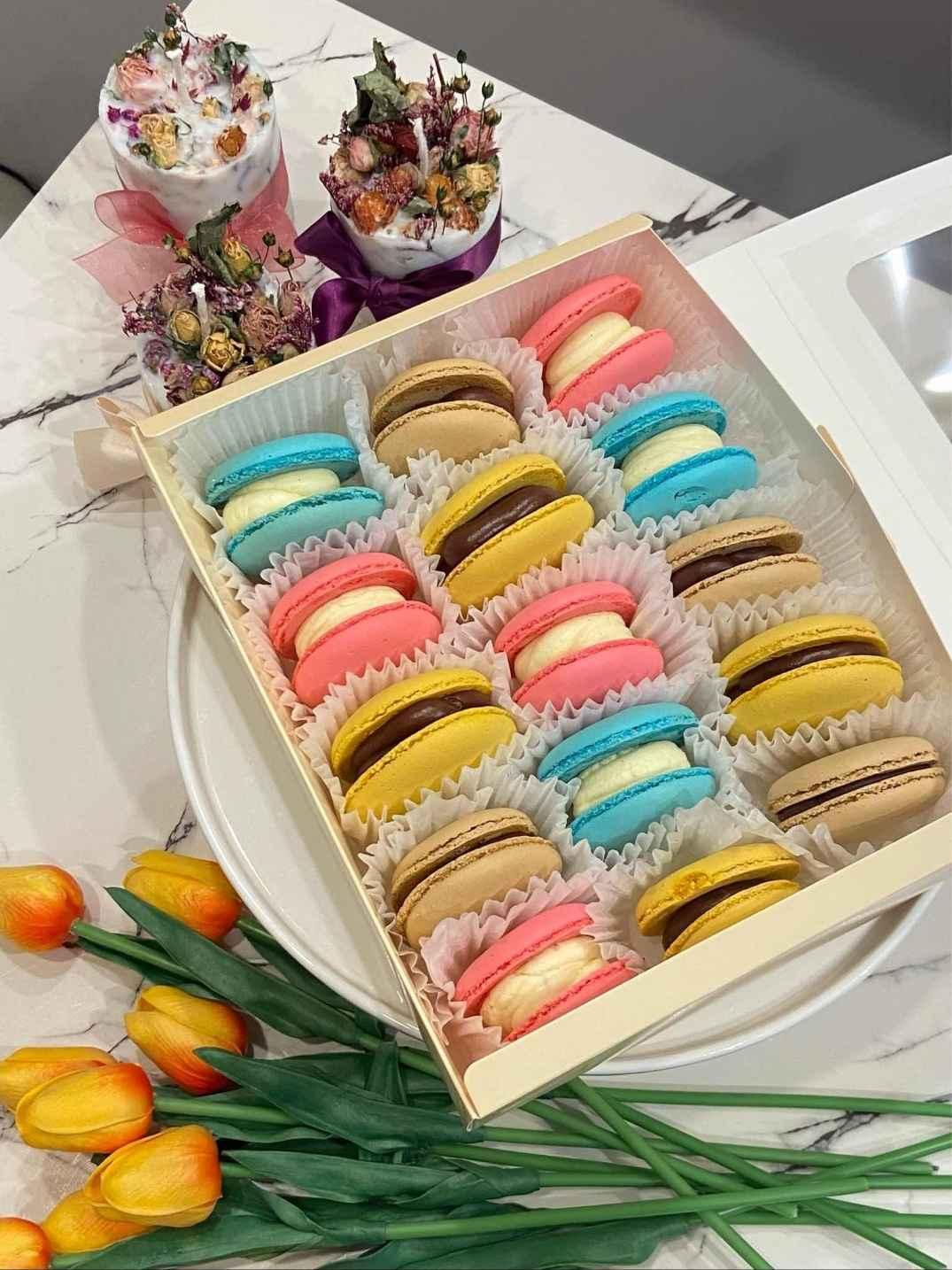 코크가 두툼하며 식감은 쫀득 쫀득해 찐한 버터크림이 잘 어울리는 마카롱 클래스 | 솜씨당