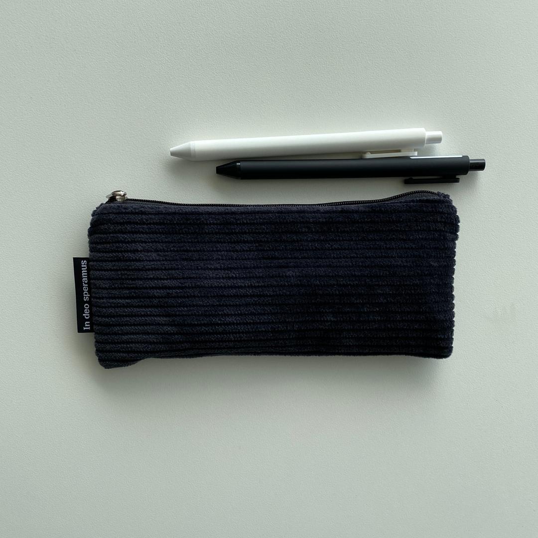 검정 골덴 필통(Black corduroy pencil case)
