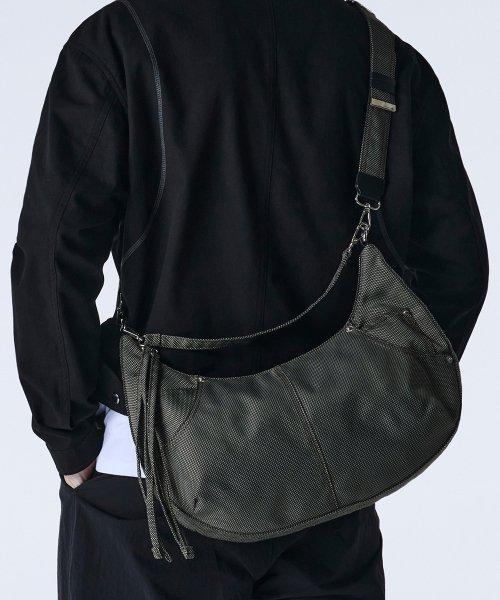 메종미네드(MAISON MINED)  TWO TONE SADDLEBAG GREY - 사이즈 & 후기 | 무신사