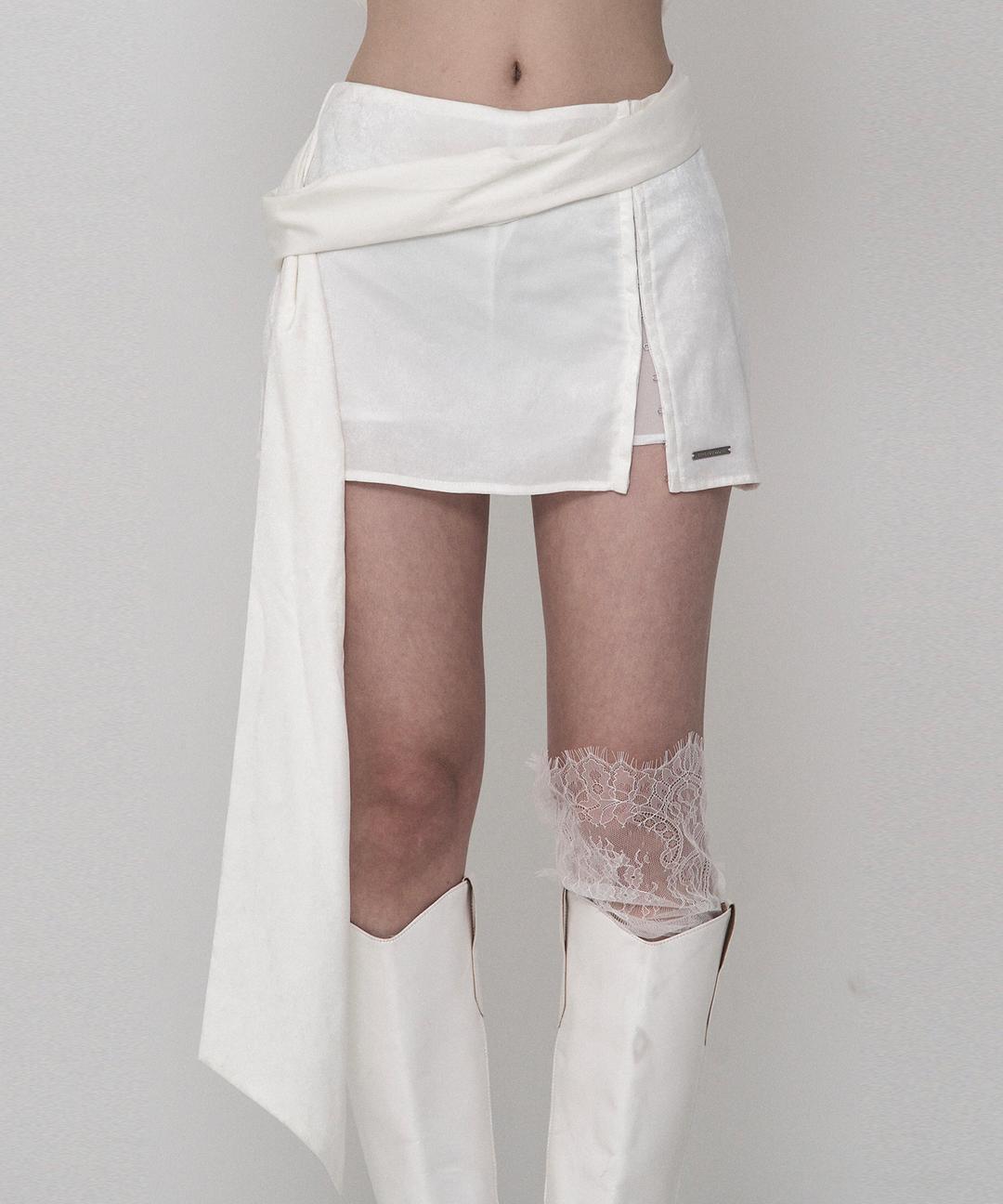 Jacquard Satin Set-Up Long Tie Hook Skirt (white)