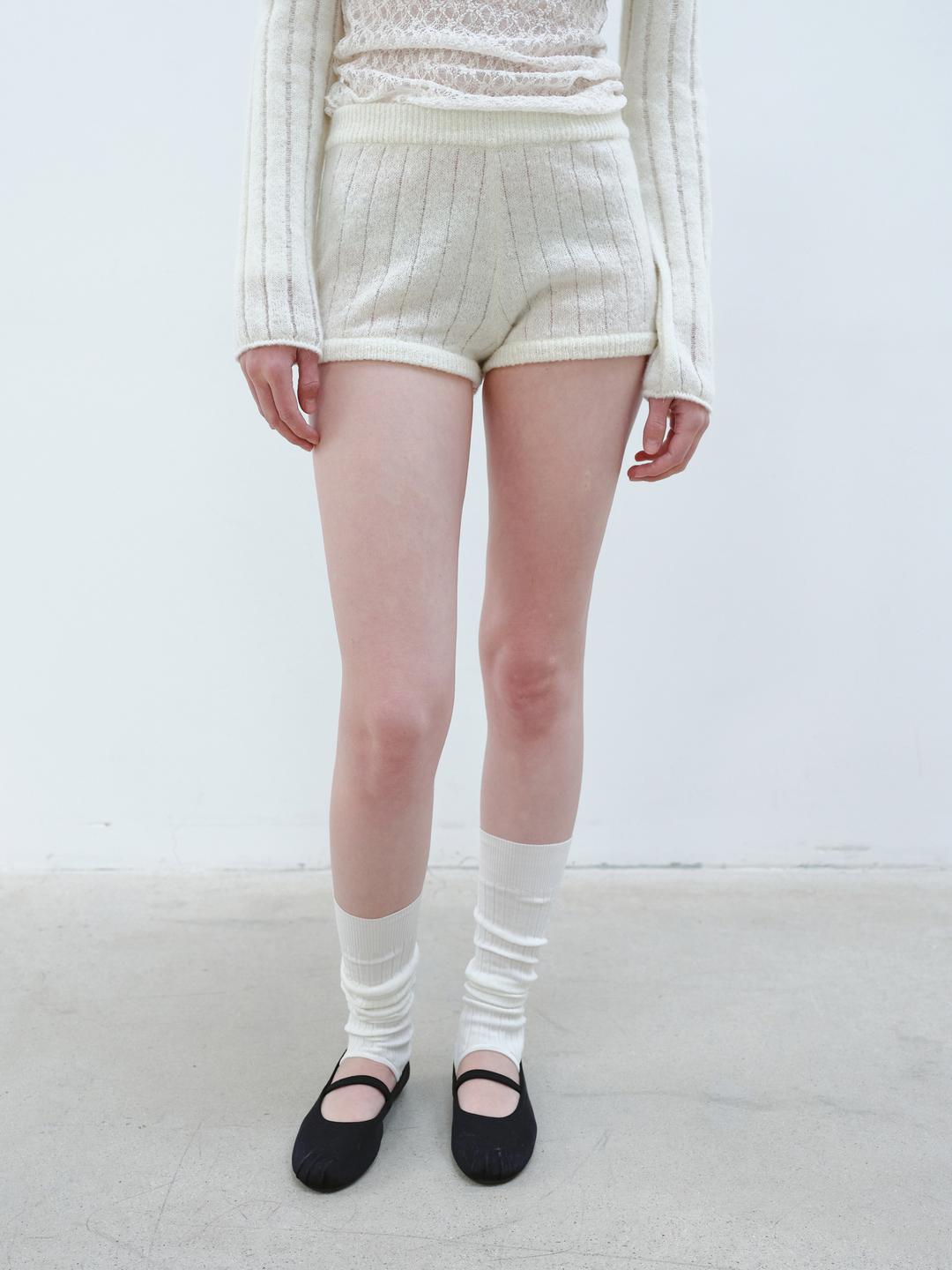 RIBBED KNIT SHORTS - IVORY