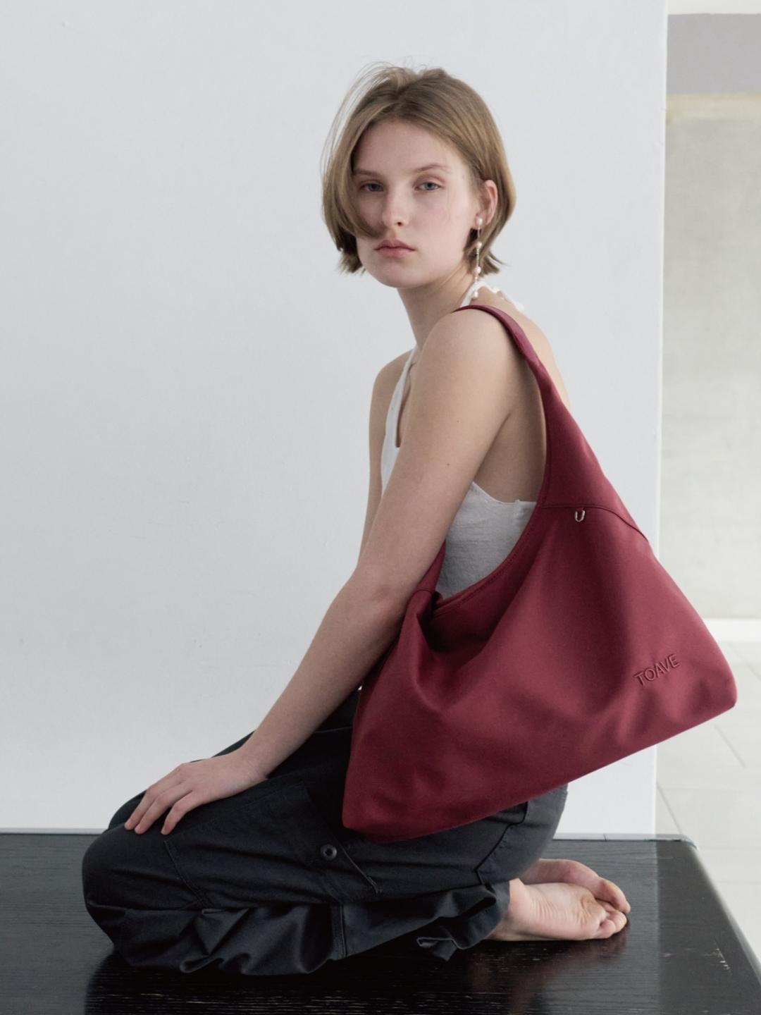 Binding Matte Shoulder Bag (Plum)