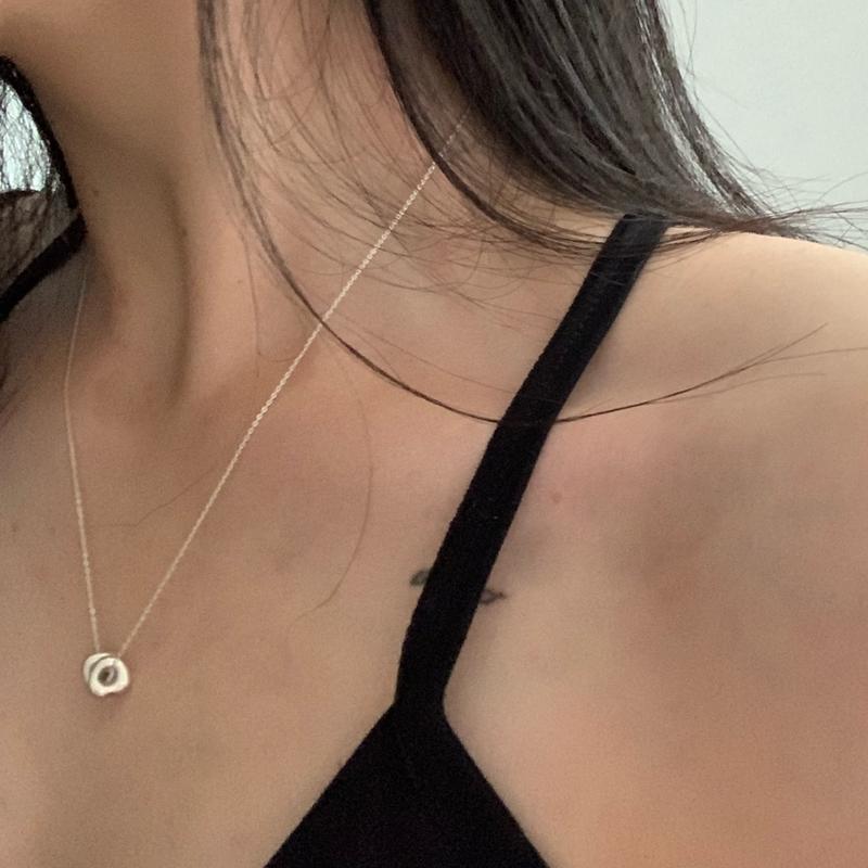 Petal Tiny Heart Necklace