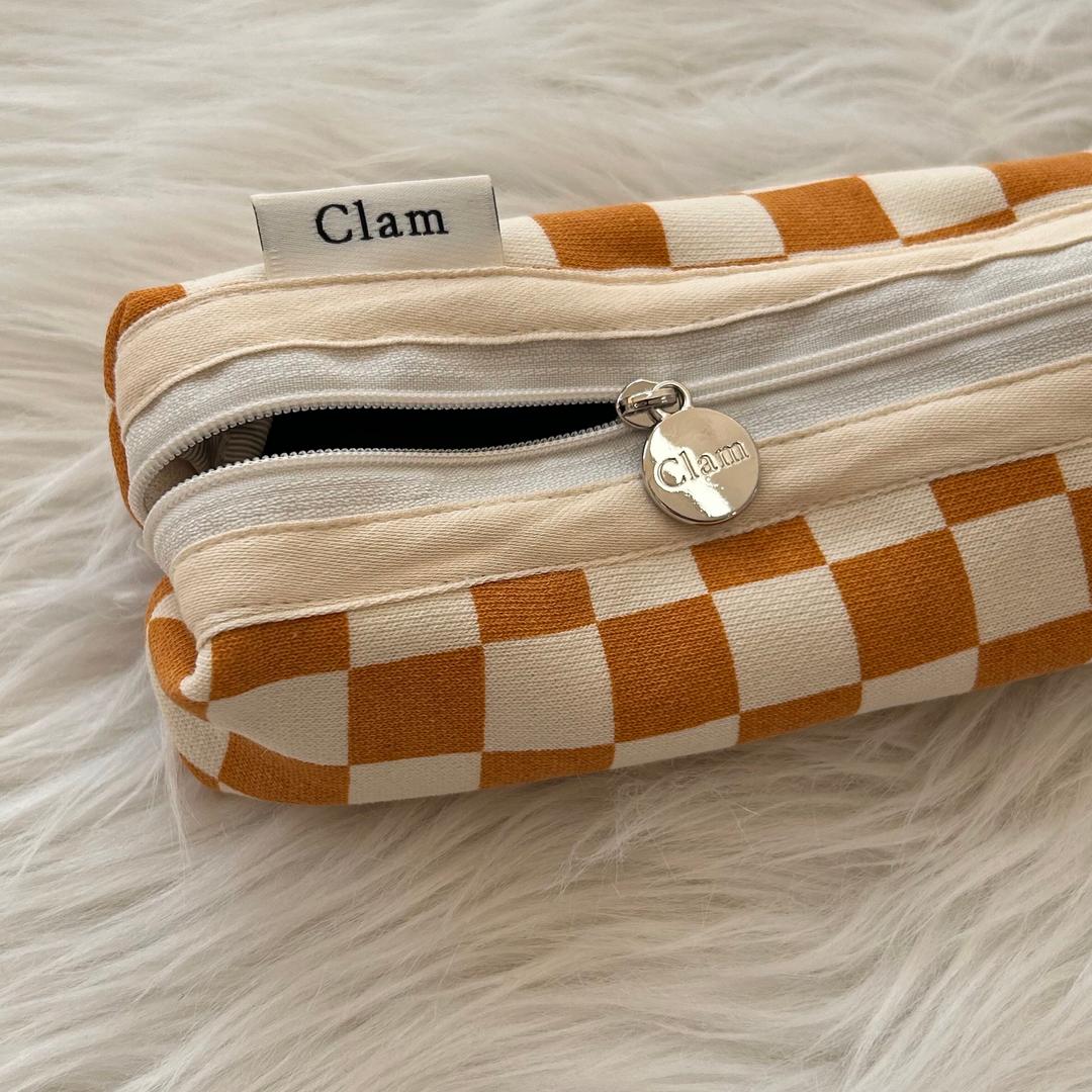 Clam round pencilcase _ Checkerboard mustard