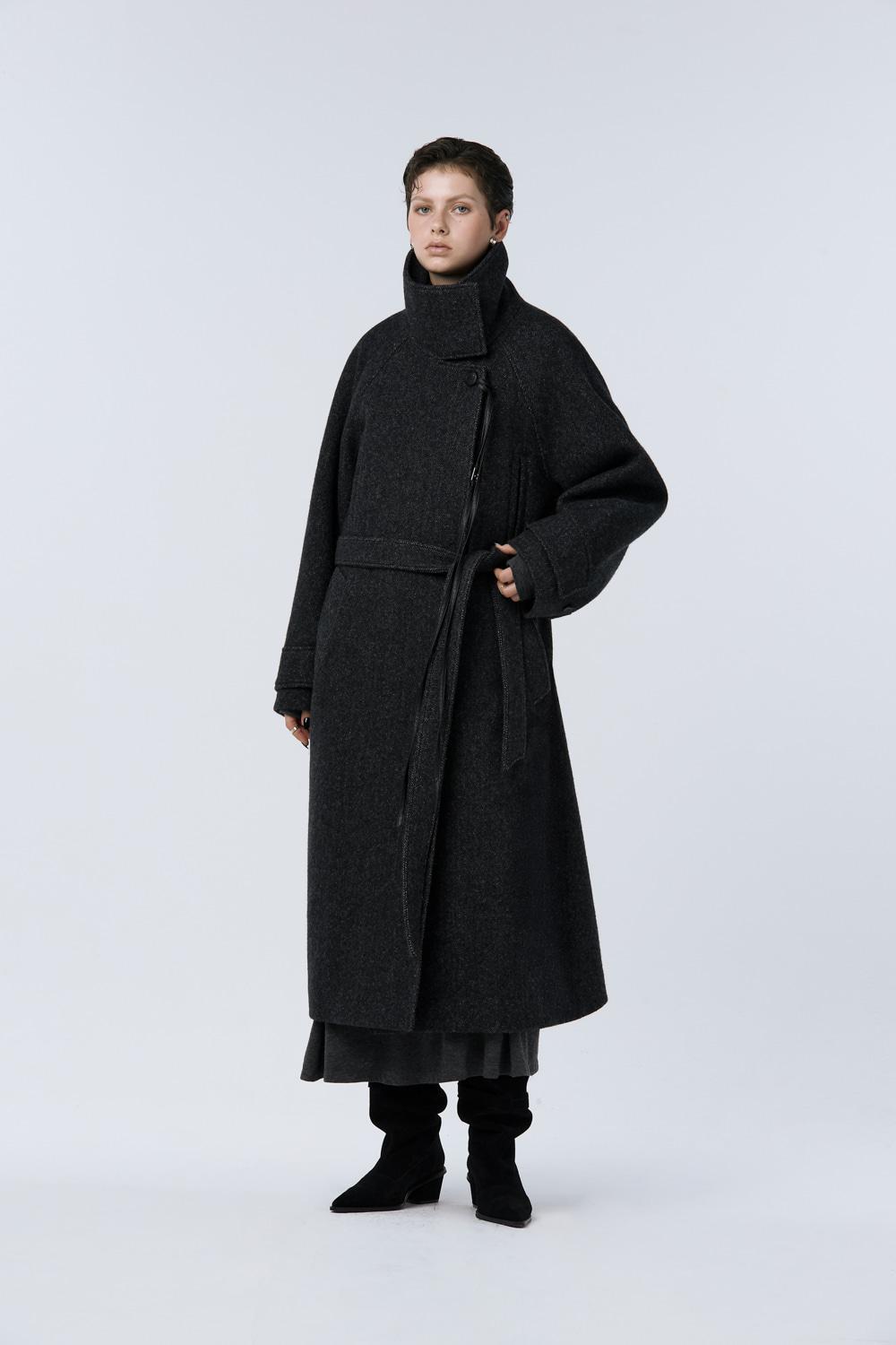 High Neck Strap Raglan Coat [ Black ]