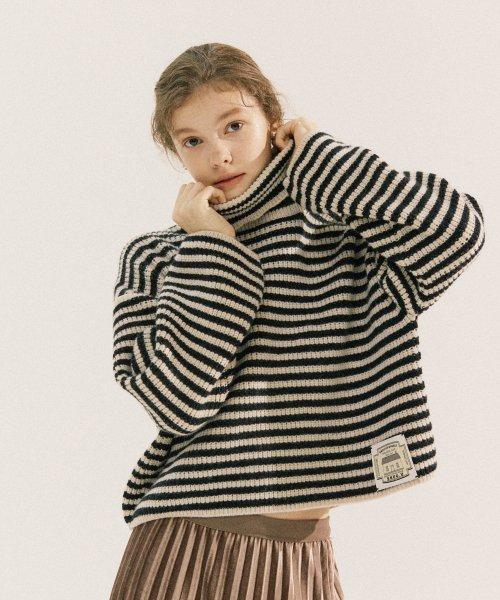 하이넥 슈퍼파인 울 스트라이프 폴라 스웨터 [블랙]