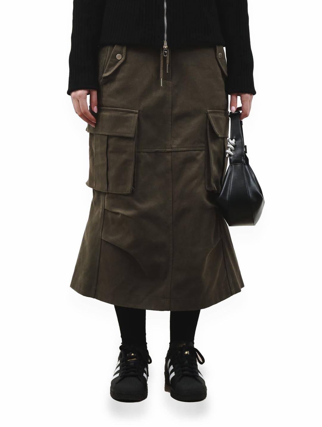 PINTUK CARGO SKIRT .Khaki