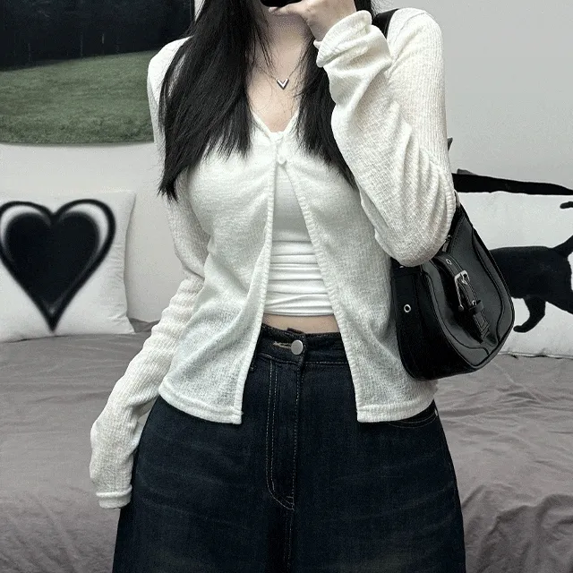 [살탐방지/여리여리 끝판왕] see-through two- button slit long-sleeved cardigan 시스루 투버튼 트임 긴팔 가디건