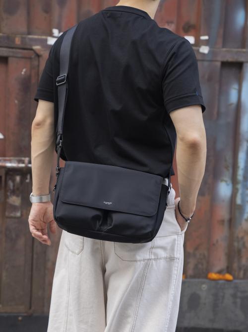 질스튜어트 맨 액세서리(JILLSTUART MEN ACC)  [질스튜어트X삭형] 블랙 나일론 플랩형 크로스 - 사이즈 & 후기 | 무신사