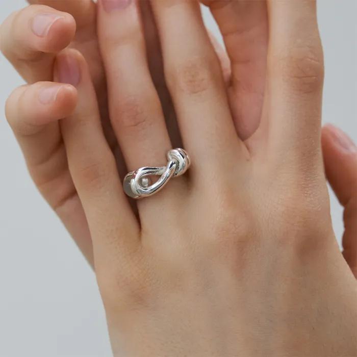 KNOT GEMSTONE RING (WHITE)
