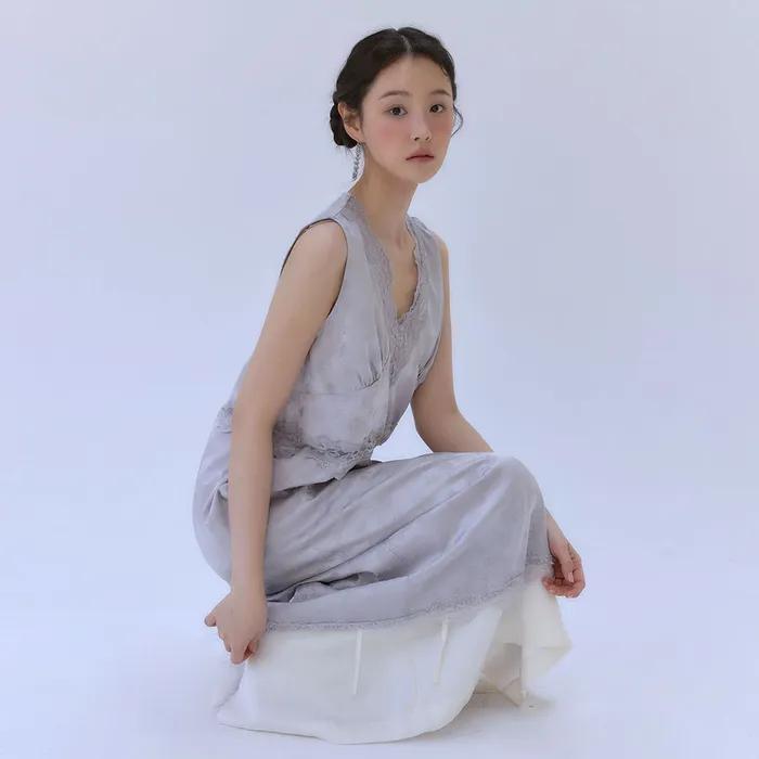 SATIN LACE LAYERED SLIP DRESS [ PALE GRAY ]