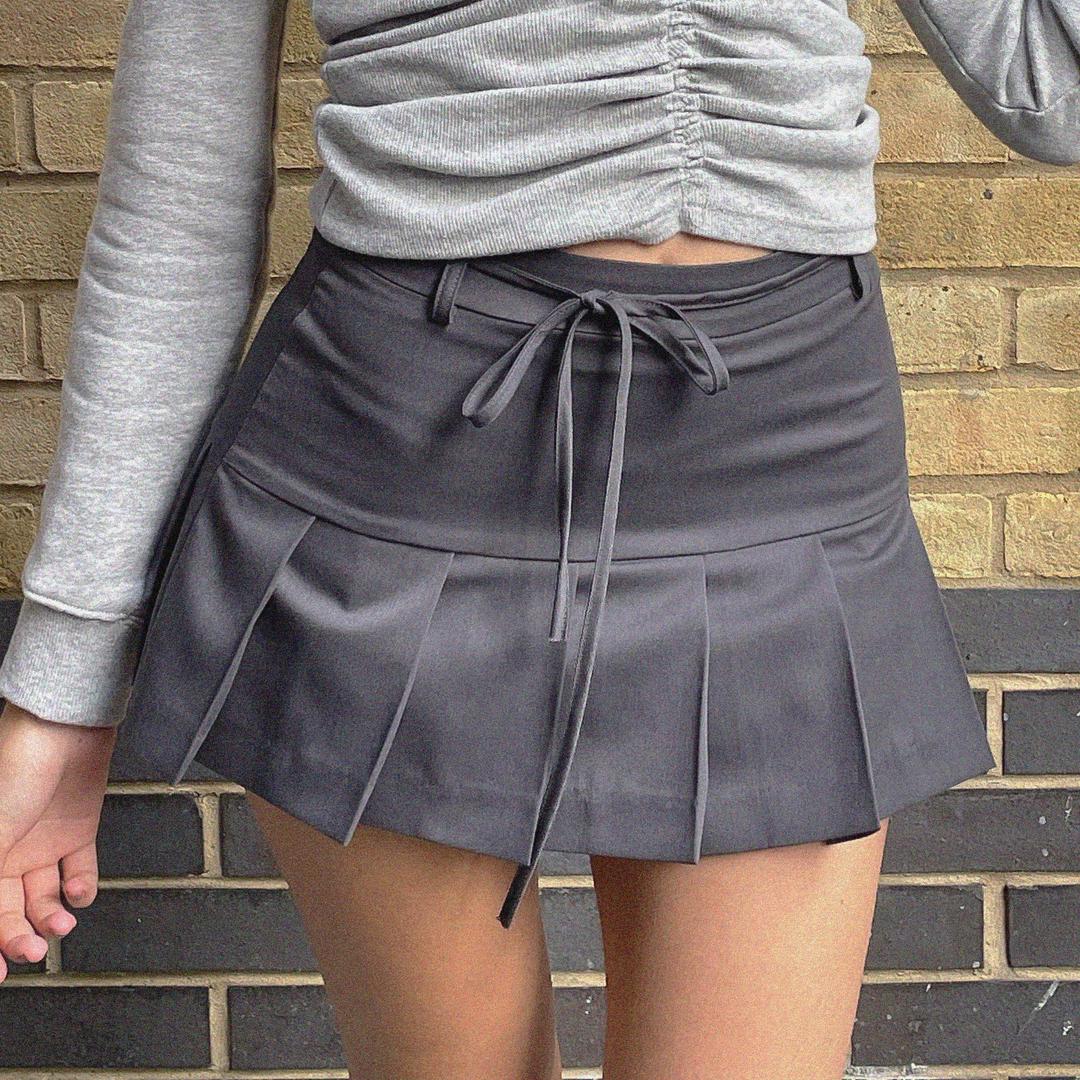 PLEATS SKIRT (GREY)