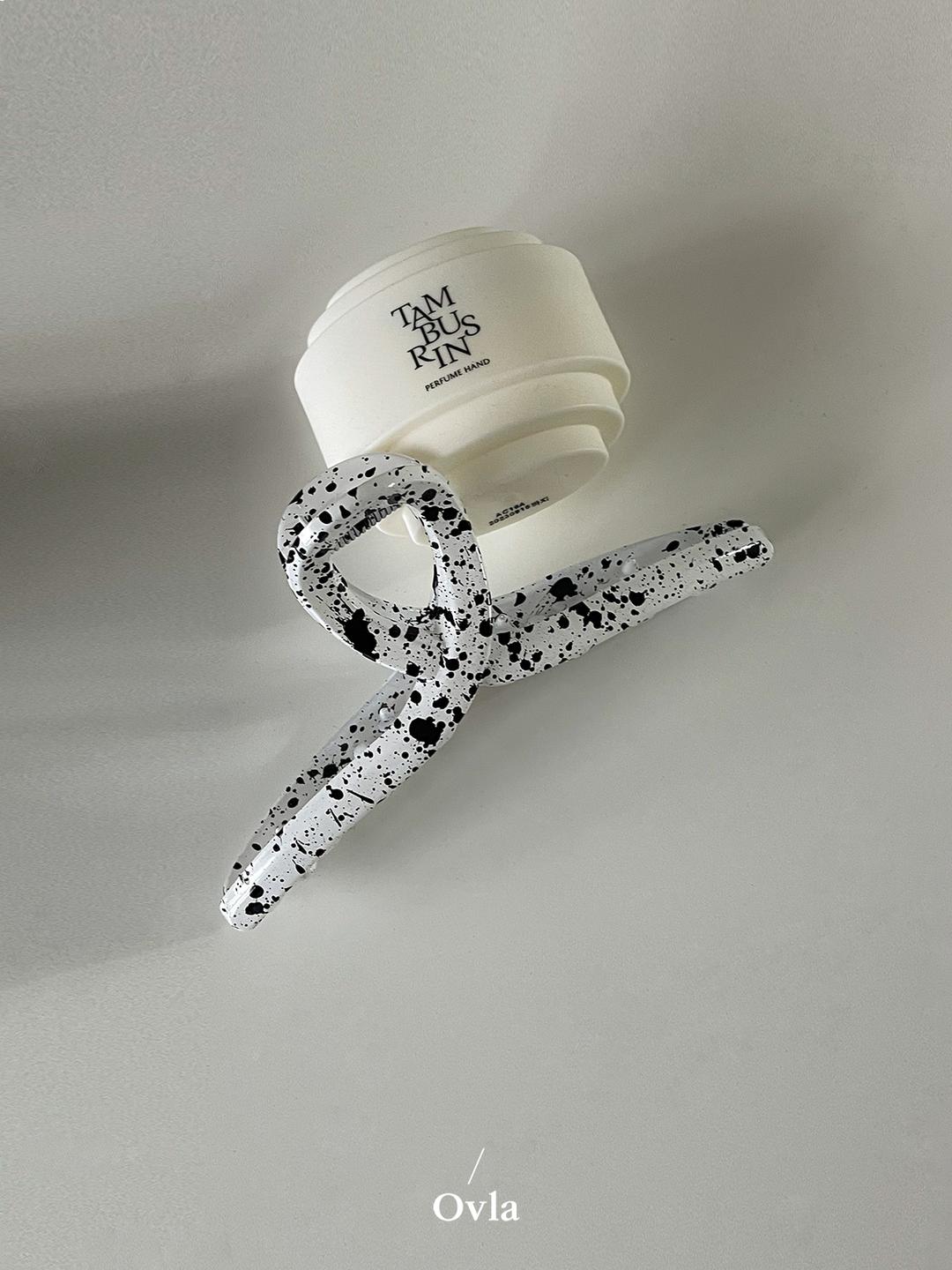 (S2.) cookie & cream painting hair clip