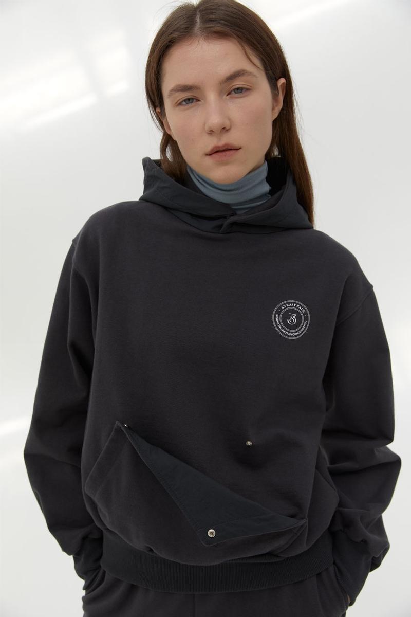 21W ORIGINAL LOGO BLENDED HOODIE SWEATSHIRTS (CHARCOAL)