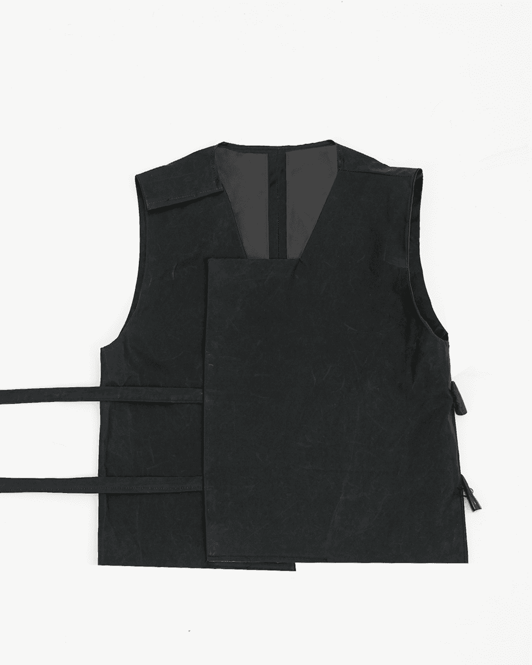 HORN STRAP VEST